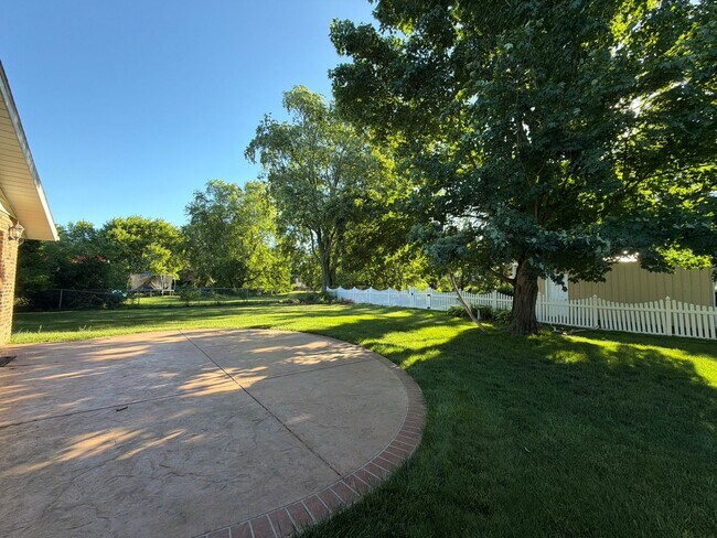 Building Photo - Country Living with Convenient Access 3 Bedroom Brick Ranch Home in Goshen