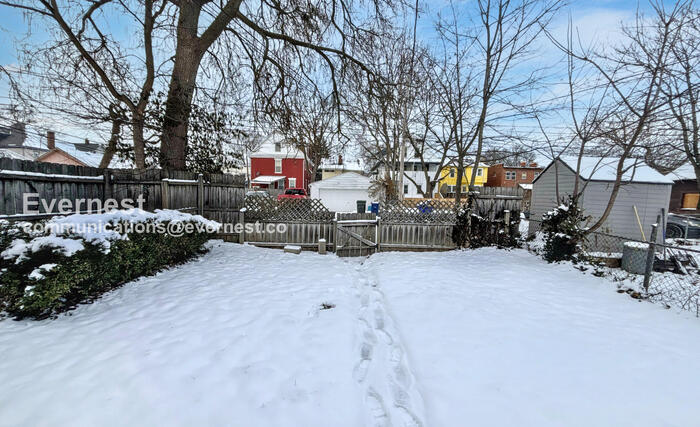 Building Photo - 466 E Oakland Ave