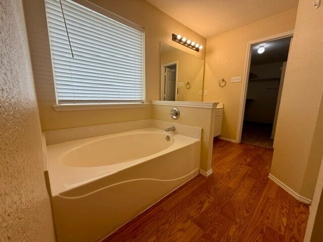 Building Photo - 1611 Windcastle Dr