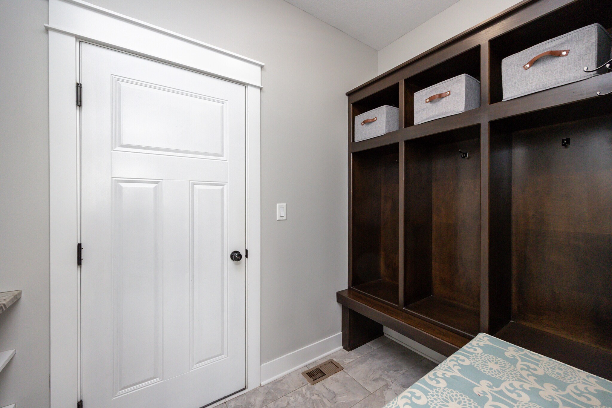 Building Photo - 9440 Rushbrook Dr