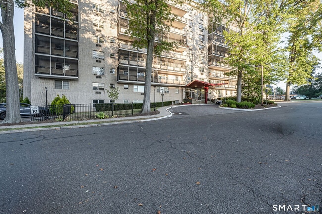 Building Photo - 80 Cartright St