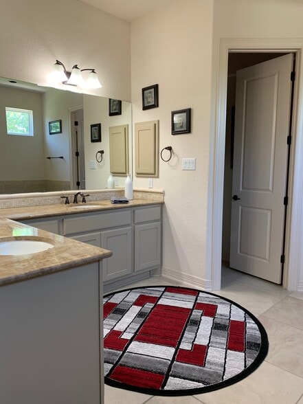 Master Bathroom - 18419 Golden Maize