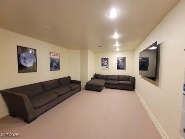 Building Photo - 5110 N Valadez St