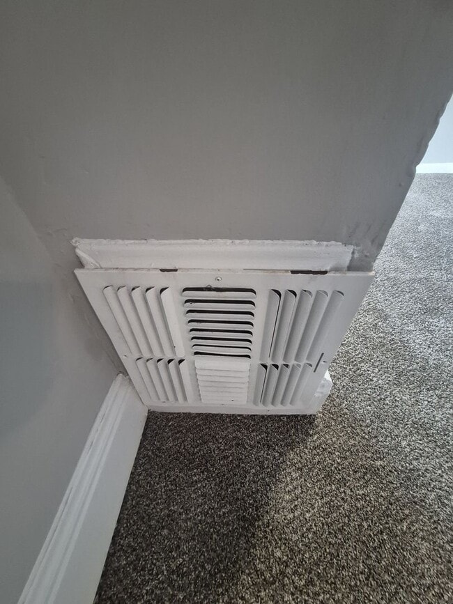 Building Photo - 132 Evergreen Ave