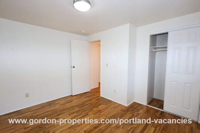 Building Photo - SE Tenino St - Brentwood-Darlington 3 bedr...
