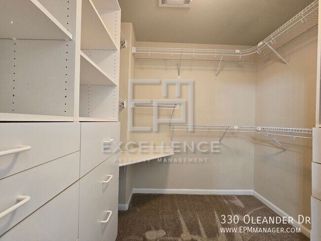 Building Photo - 330 Oleander Dr