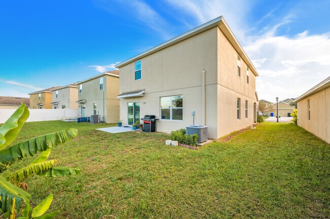 Building Photo - 10530 Whispering Hammock Dr