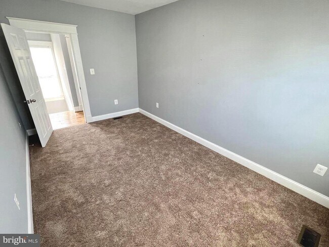 Building Photo - 3119 Harview Ave