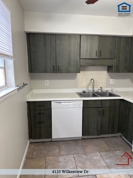 Building Photo - 4125 Wilkesview Dr