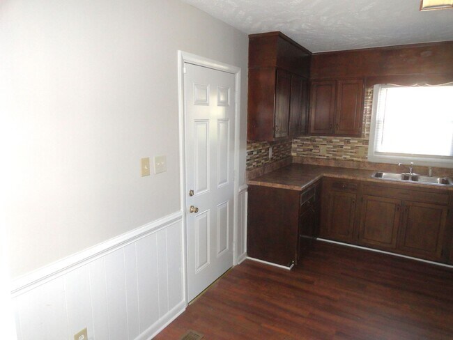 Building Photo - 7204 Standish Ct