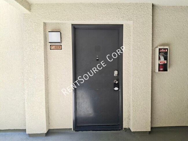 Building Photo - 5525 Canoga Ave