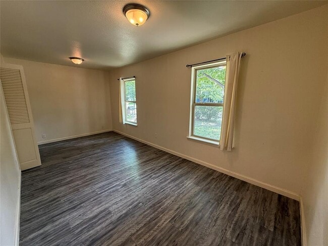 Building Photo - 505 Ruddy St