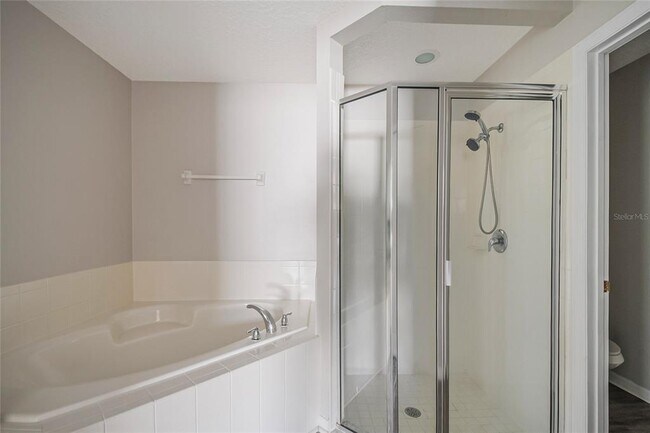 Building Photo - 4655 Doral Park Ave