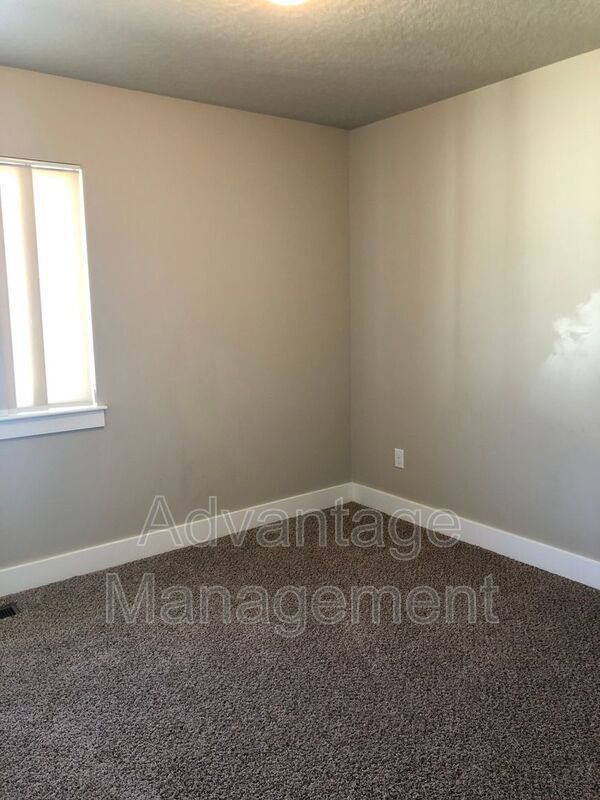Building Photo - 3216 W Prairie Grass Dr