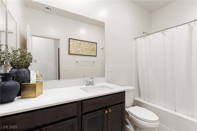 Building Photo - 1592 Pacific Baza St