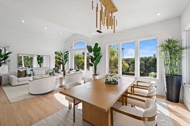 Building Photo - 84 Sidney Bay Dr