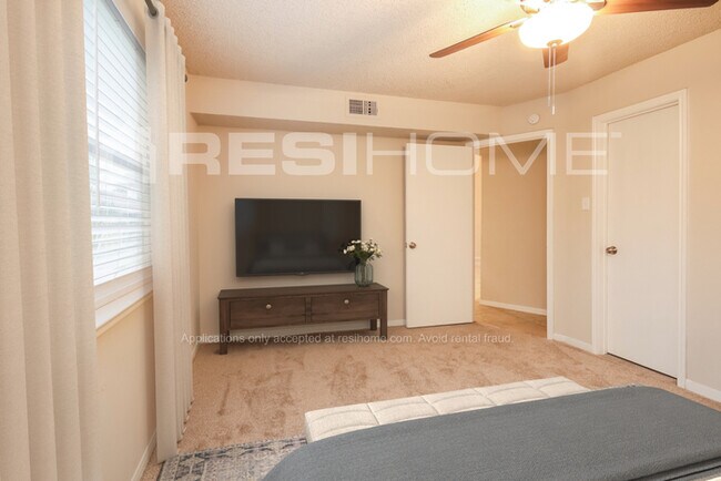 Building Photo - 6402 Wild River Dr