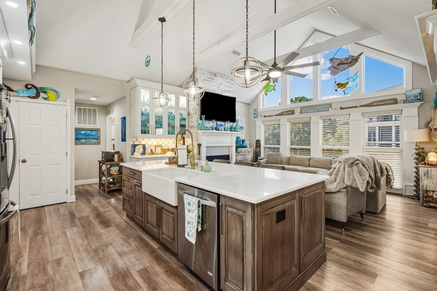 Building Photo - 601 Hazard St