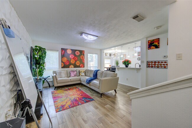 Building Photo - 19334 Strathmore Pl Ln