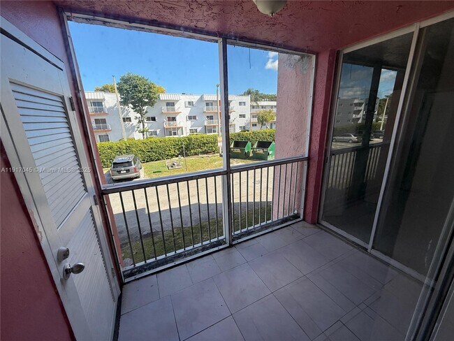 Building Photo - 19761 SW 114th Ave