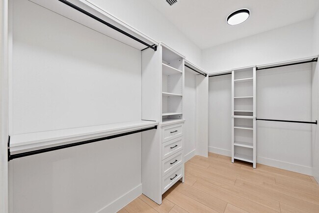 Building Photo - 4068 Faraday Wy
