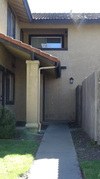 Walk Way - 725 Summerwood Ln