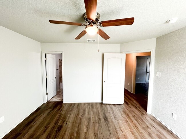 Building Photo - 1606 Risen Star Ln