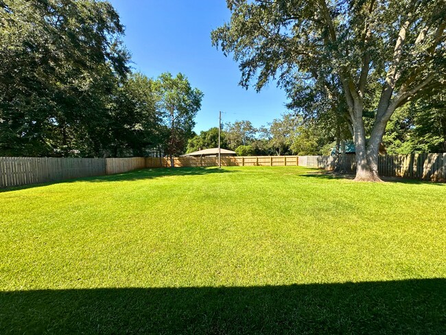 Building Photo - 11464 Oak Aly Dr S