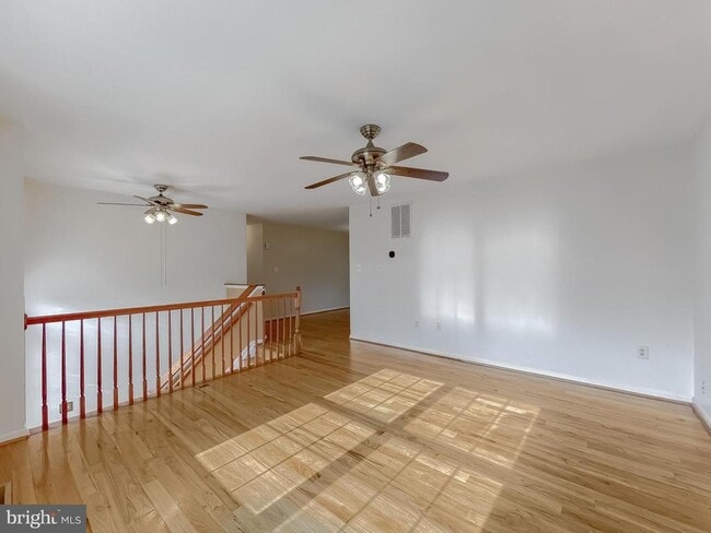 Building Photo - 21133 Woodmere Dr