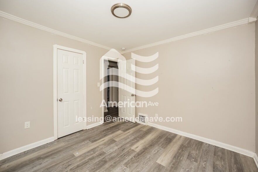 Building Photo - 25731 Forestview Ave