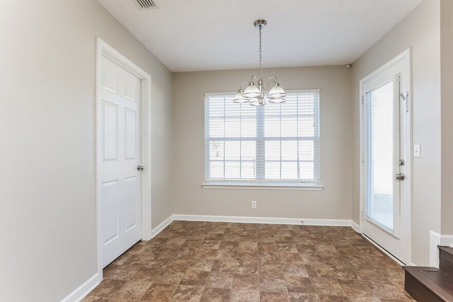 Building Photo - 3734 Chipara Dr