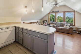 Building Photo - 213-215 Columbia St