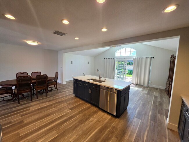 Building Photo - 4892 Oahu Dr