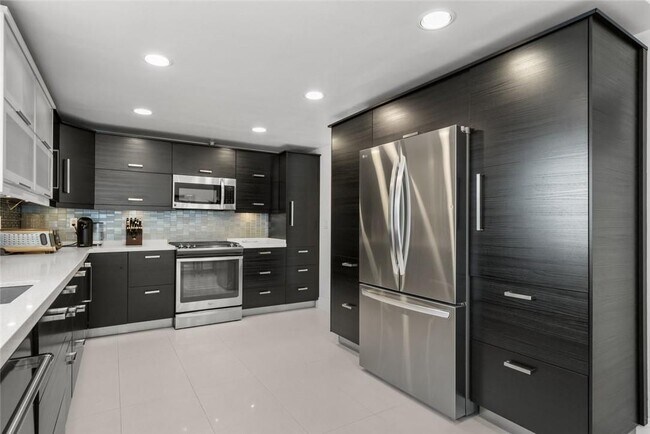 Building Photo - 22835 Styles St