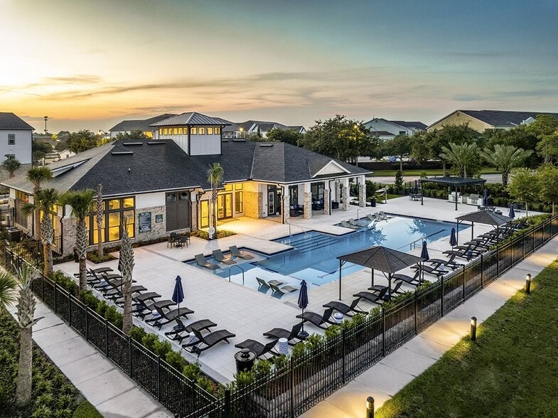 Building Photo - The Clarke at Kendall Town Apartments