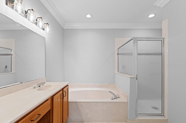 Building Photo - 2104 Wingate Bend