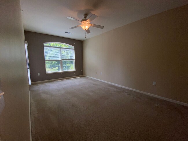 Building Photo - reinb190