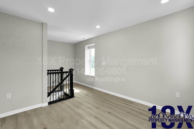 Building Photo - 1213 E Whittier St