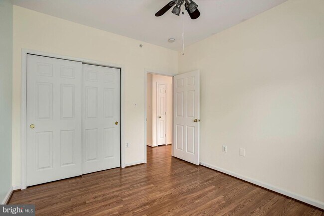 Building Photo - 4139 Fountainside Ln