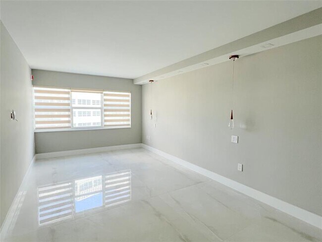 Building Photo - 3410 Galt Ocean Dr