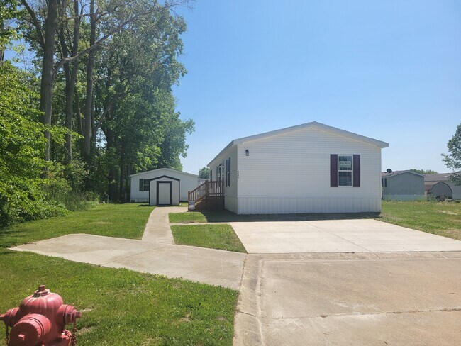 Building Photo - 5695 Windjammer Ct