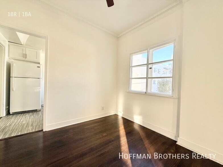 Building Photo - 5447 1/2 Harold Way