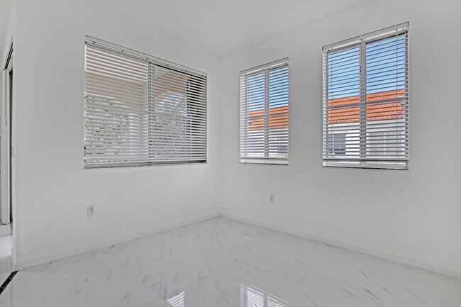 Building Photo - 11026 Legacy Dr