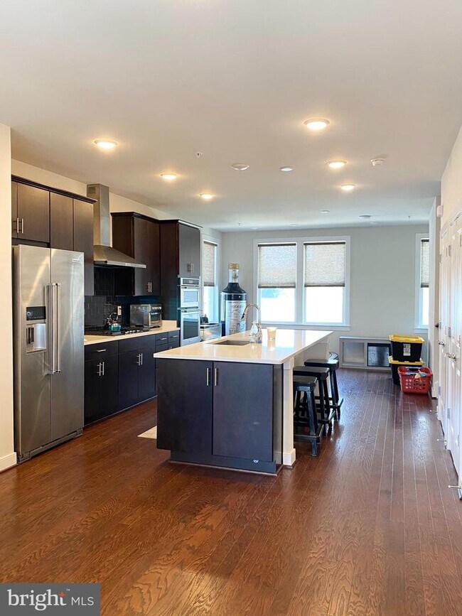 Building Photo - 13348 Sherwood Park Ln