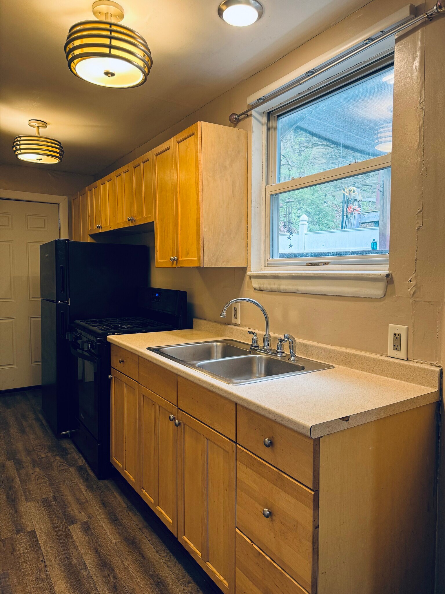 Building Photo - 726 Evergreen Ave