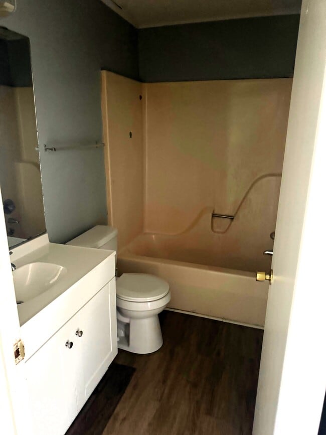 Building Photo - 826 Willow Pointe