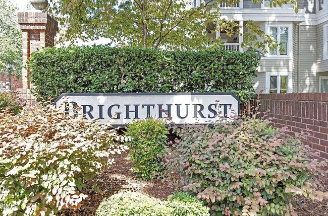 Building Photo - 1021 Brighthurst Dr