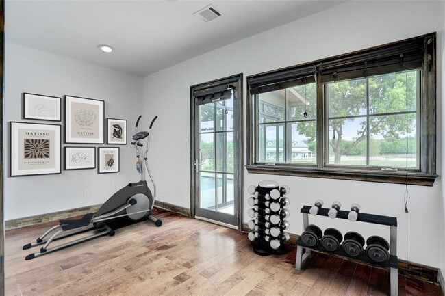 Building Photo - 5403 E river Dr