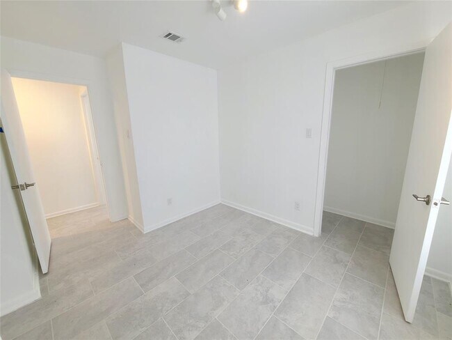 Building Photo - 6216 Hogan Ave