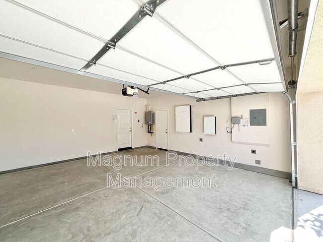 Building Photo - 36980 Camino Spgs Ave
